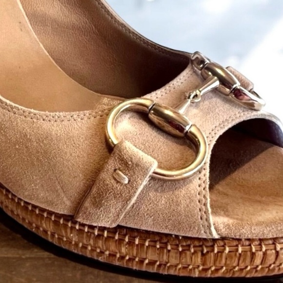 Vintage Gucci nubuck suede gold toned horse bit vintage high heels pumps SZ 9.5 - Picture 4 of 17